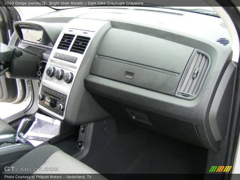 Bright Silver Metallic / Dark Slate Gray/Light Graystone 2009 Dodge Journey SE