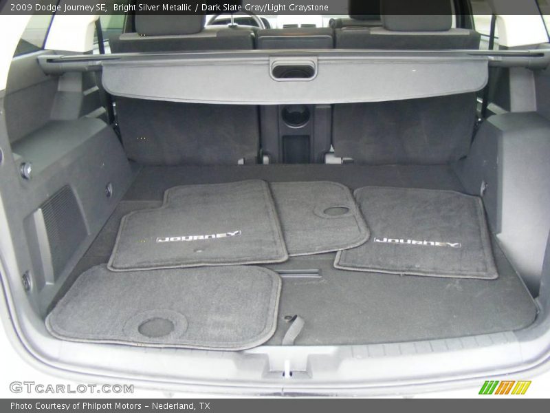Bright Silver Metallic / Dark Slate Gray/Light Graystone 2009 Dodge Journey SE