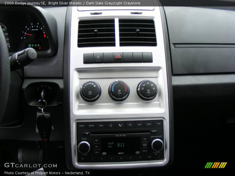 Bright Silver Metallic / Dark Slate Gray/Light Graystone 2009 Dodge Journey SE