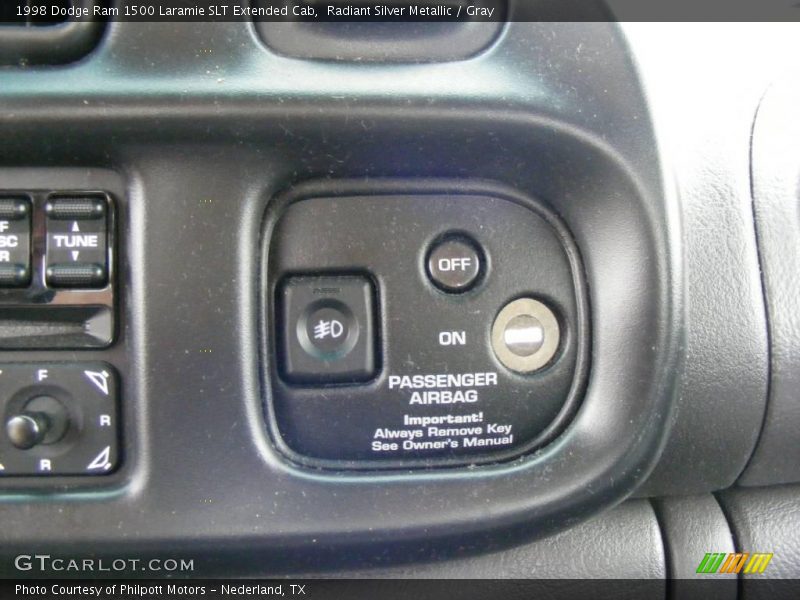 Radiant Silver Metallic / Gray 1998 Dodge Ram 1500 Laramie SLT Extended Cab
