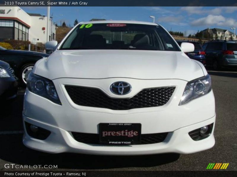 Super White / Ash Gray 2010 Toyota Camry SE