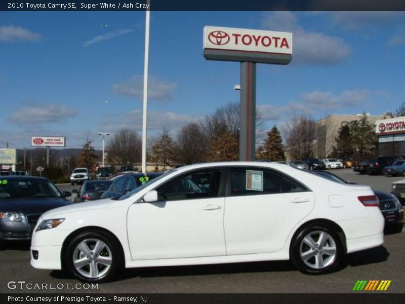Super White / Ash Gray 2010 Toyota Camry SE