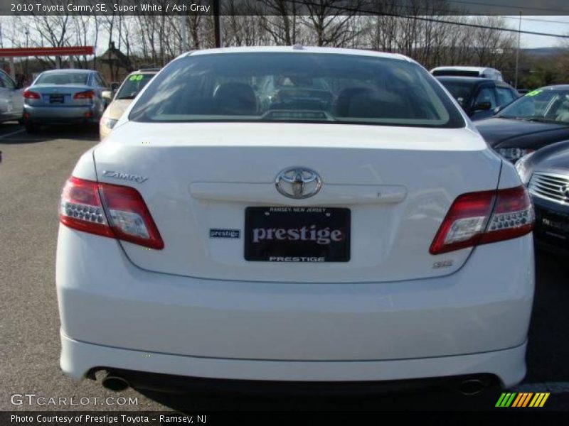 Super White / Ash Gray 2010 Toyota Camry SE
