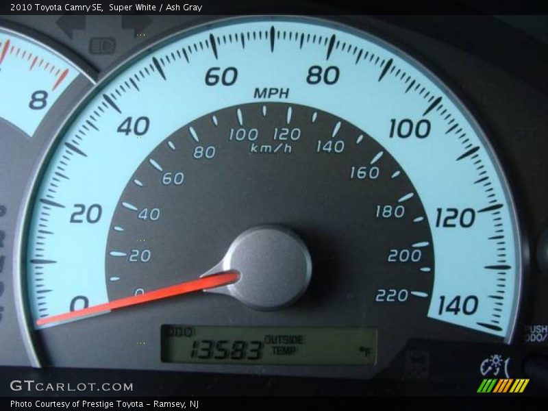 Super White / Ash Gray 2010 Toyota Camry SE