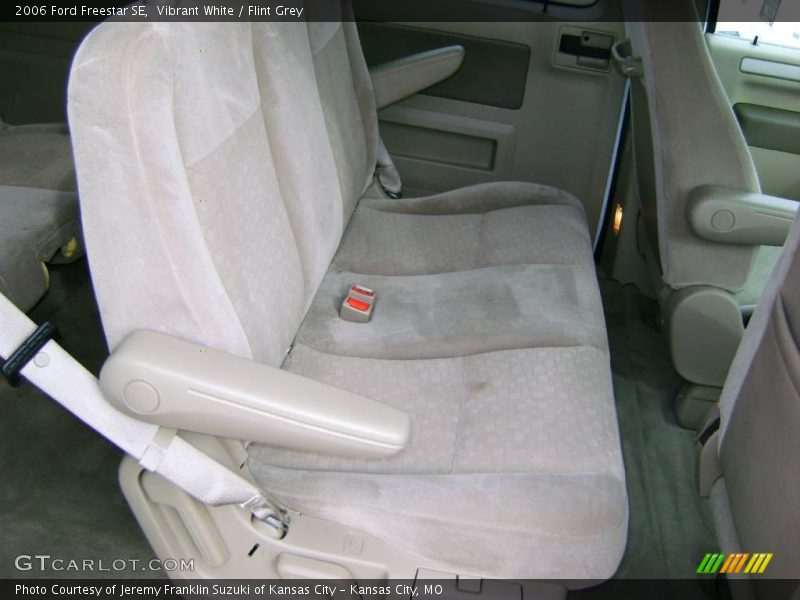 Vibrant White / Flint Grey 2006 Ford Freestar SE