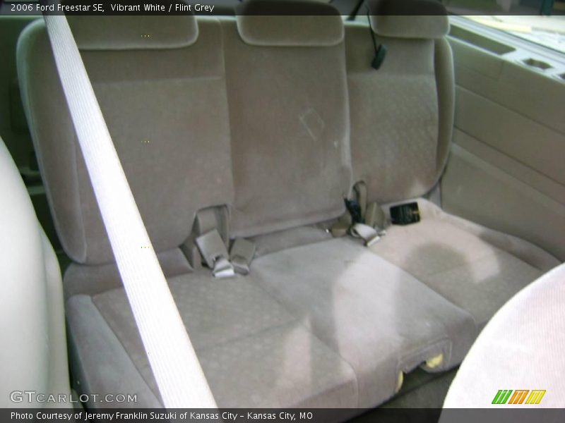 Vibrant White / Flint Grey 2006 Ford Freestar SE