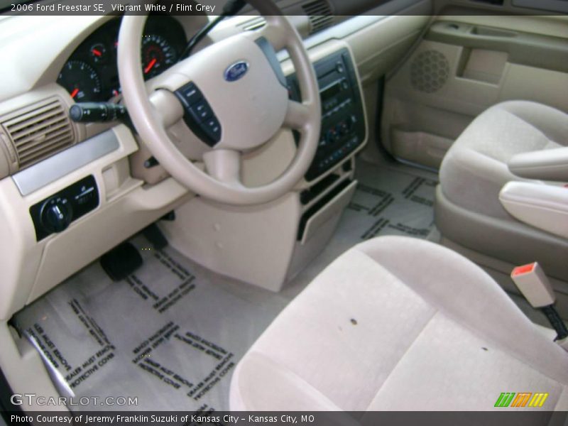 Vibrant White / Flint Grey 2006 Ford Freestar SE