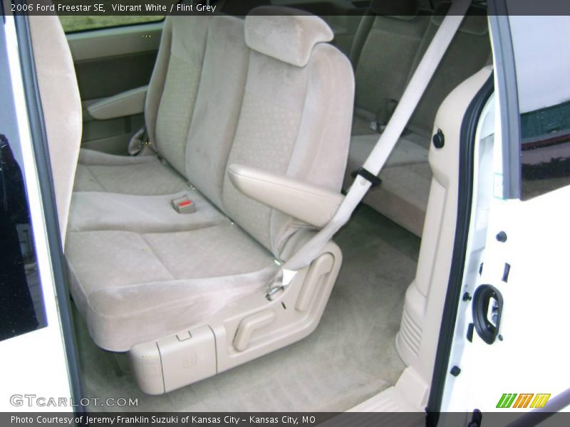 Vibrant White / Flint Grey 2006 Ford Freestar SE