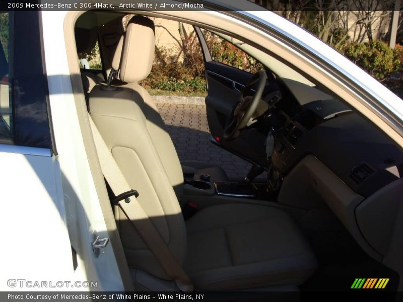 Arctic White / Almond/Mocha 2009 Mercedes-Benz C 300 4Matic