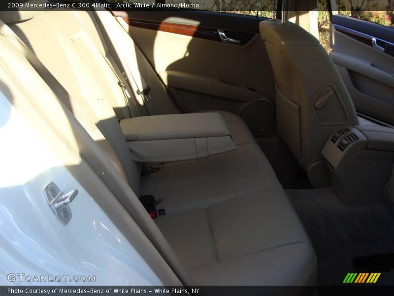 Arctic White / Almond/Mocha 2009 Mercedes-Benz C 300 4Matic