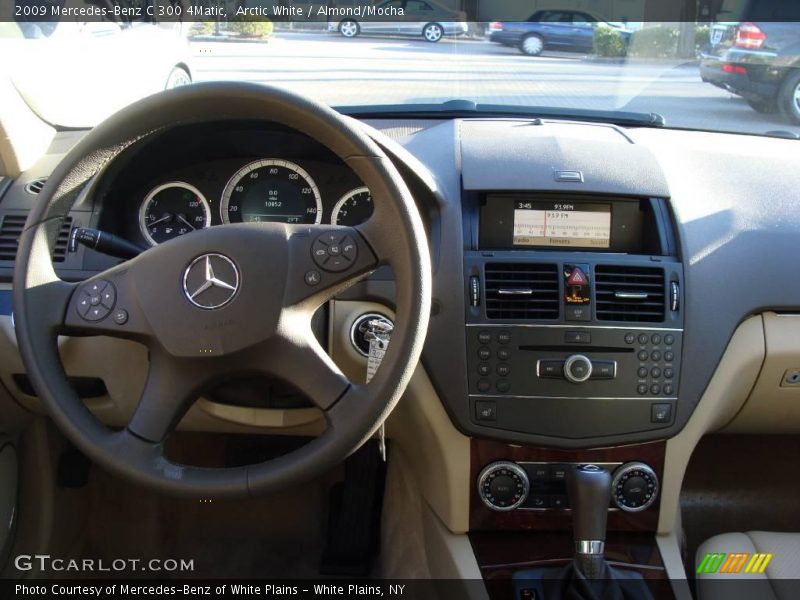 Arctic White / Almond/Mocha 2009 Mercedes-Benz C 300 4Matic