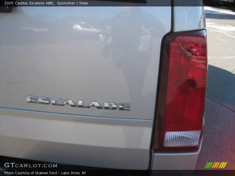 Quicksilver / Shale 2005 Cadillac Escalade AWD