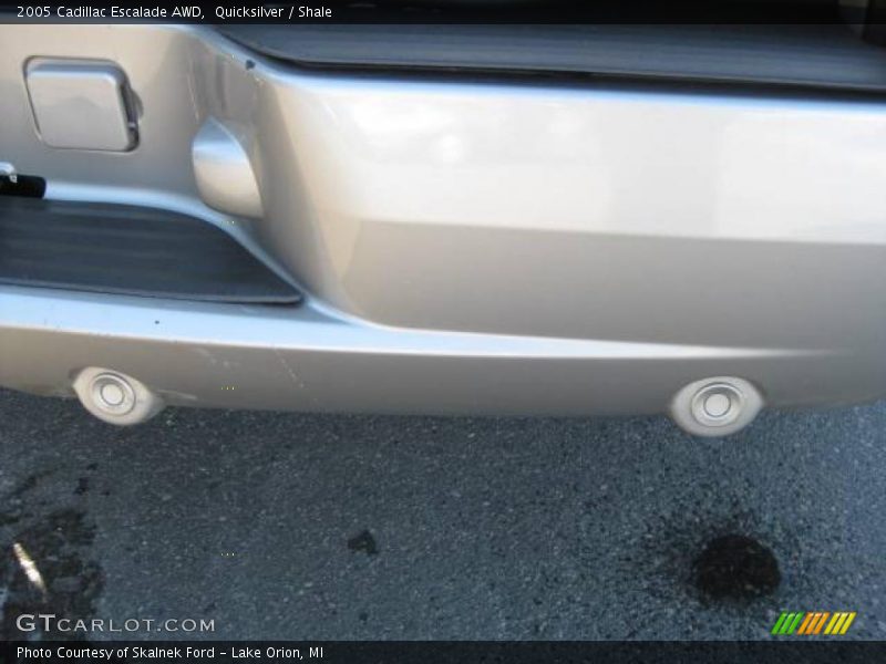 Quicksilver / Shale 2005 Cadillac Escalade AWD