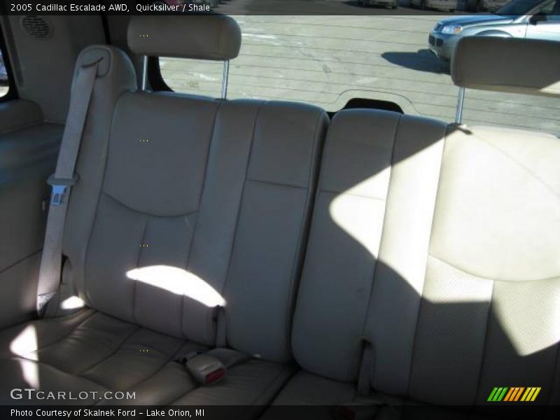Quicksilver / Shale 2005 Cadillac Escalade AWD