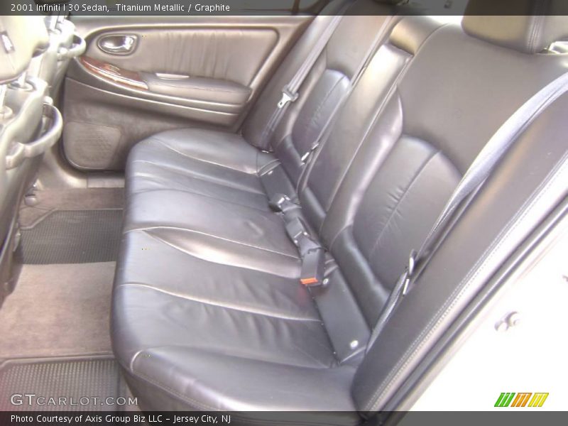 Titanium Metallic / Graphite 2001 Infiniti I 30 Sedan