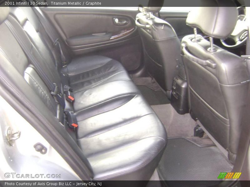 Titanium Metallic / Graphite 2001 Infiniti I 30 Sedan