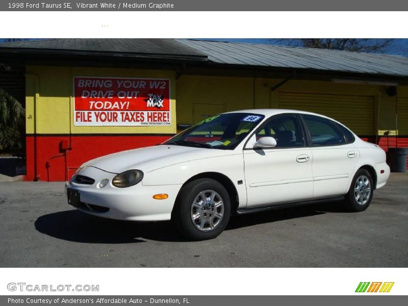 Vibrant White / Medium Graphite 1998 Ford Taurus SE