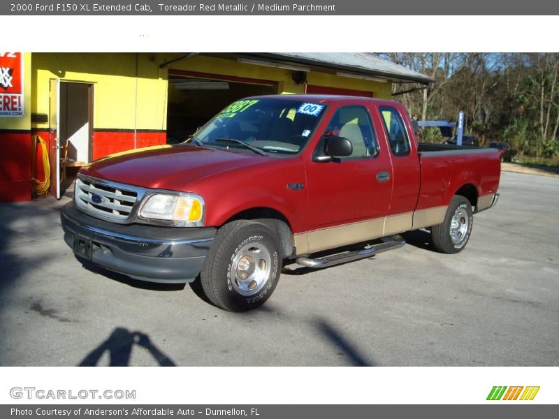 Toreador Red Metallic / Medium Parchment 2000 Ford F150 XL Extended Cab