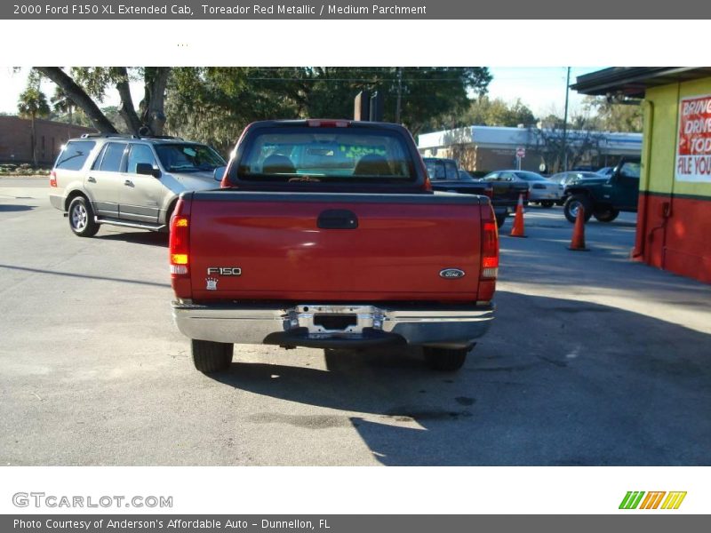 Toreador Red Metallic / Medium Parchment 2000 Ford F150 XL Extended Cab