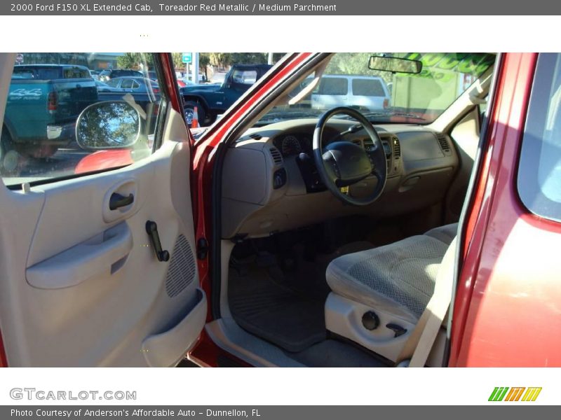 Toreador Red Metallic / Medium Parchment 2000 Ford F150 XL Extended Cab