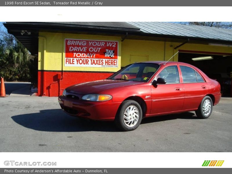 Toreador Red Metallic / Gray 1998 Ford Escort SE Sedan