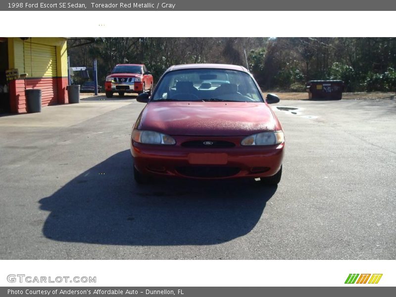Toreador Red Metallic / Gray 1998 Ford Escort SE Sedan