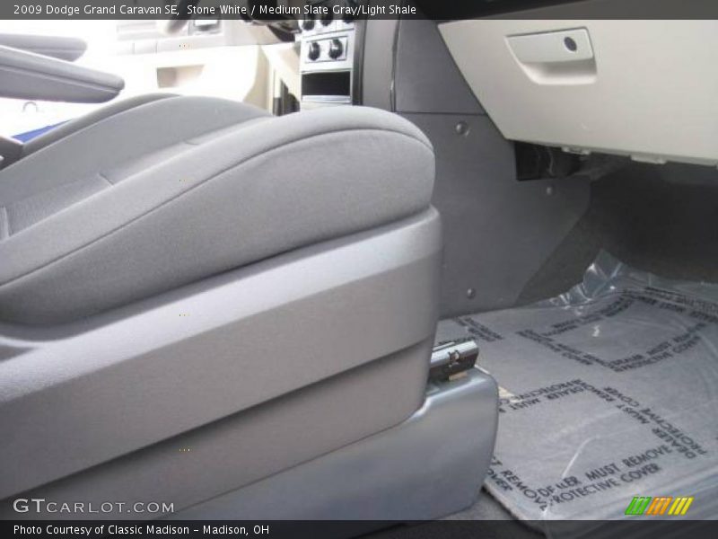 Stone White / Medium Slate Gray/Light Shale 2009 Dodge Grand Caravan SE