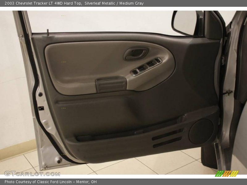 Silverleaf Metallic / Medium Gray 2003 Chevrolet Tracker LT 4WD Hard Top