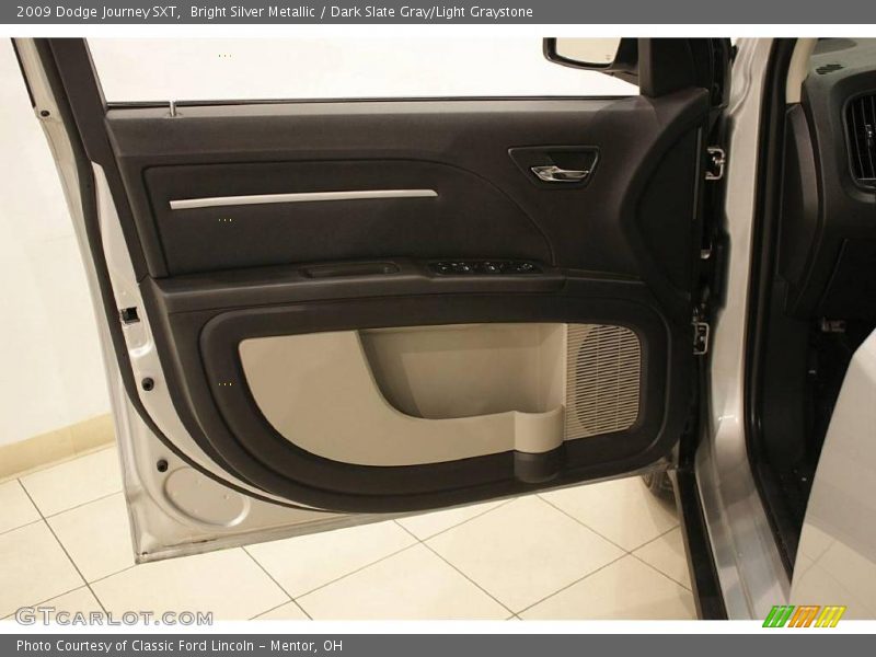 Bright Silver Metallic / Dark Slate Gray/Light Graystone 2009 Dodge Journey SXT