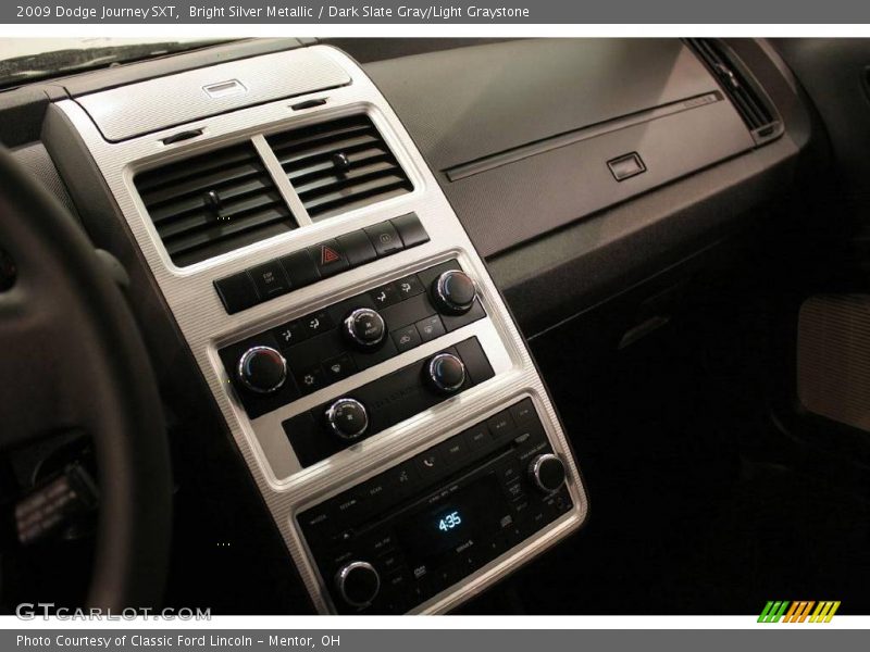 Bright Silver Metallic / Dark Slate Gray/Light Graystone 2009 Dodge Journey SXT
