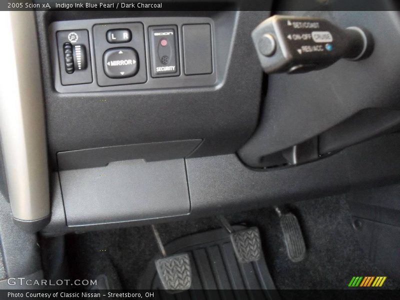 Indigo Ink Blue Pearl / Dark Charcoal 2005 Scion xA