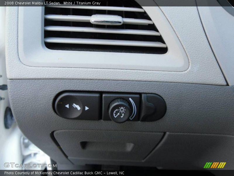White / Titanium Gray 2008 Chevrolet Malibu LT Sedan
