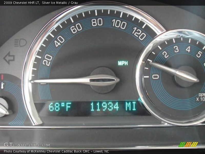 Silver Ice Metallic / Gray 2009 Chevrolet HHR LT