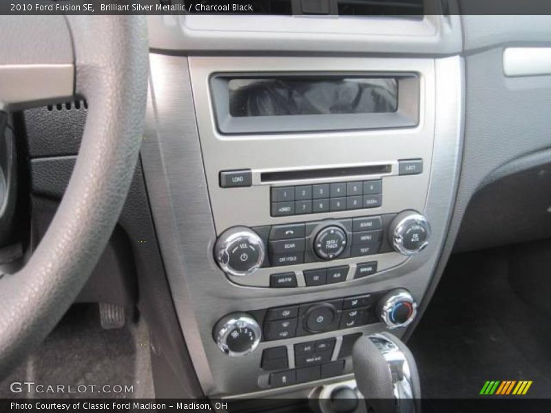 Brilliant Silver Metallic / Charcoal Black 2010 Ford Fusion SE