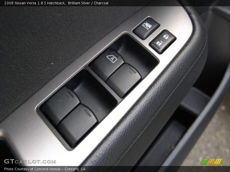Brilliant Silver / Charcoal 2008 Nissan Versa 1.8 S Hatchback