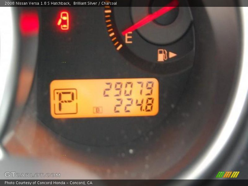 Brilliant Silver / Charcoal 2008 Nissan Versa 1.8 S Hatchback