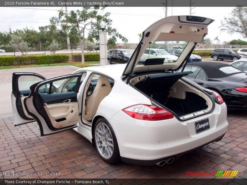 Carrara White / Yachting Blue/Cream 2010 Porsche Panamera 4S