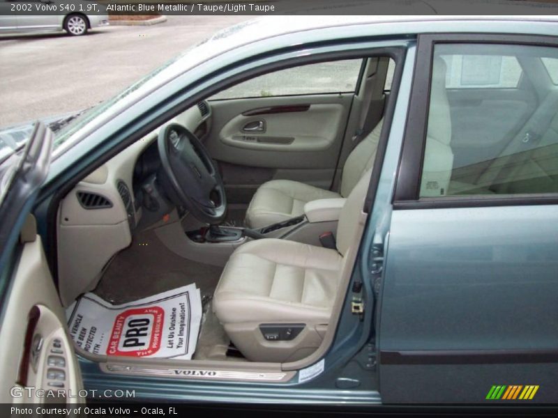 Atlantic Blue Metallic / Taupe/Light Taupe 2002 Volvo S40 1.9T