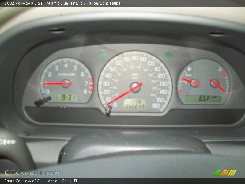 Atlantic Blue Metallic / Taupe/Light Taupe 2002 Volvo S40 1.9T
