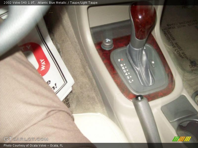 Atlantic Blue Metallic / Taupe/Light Taupe 2002 Volvo S40 1.9T