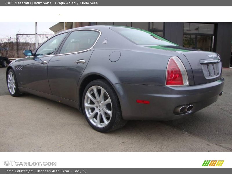 Grigio Alfieri / Cuoio Sella 2005 Maserati Quattroporte