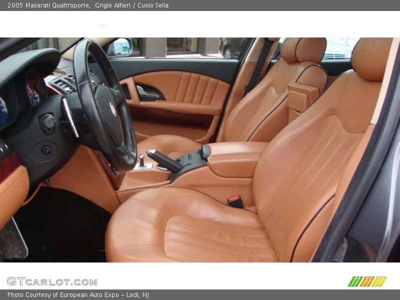 Grigio Alfieri / Cuoio Sella 2005 Maserati Quattroporte