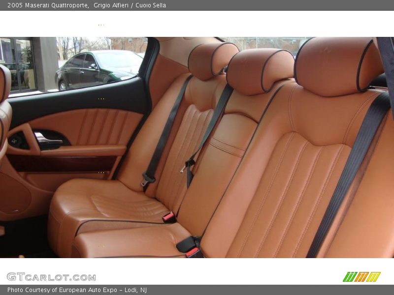 Grigio Alfieri / Cuoio Sella 2005 Maserati Quattroporte