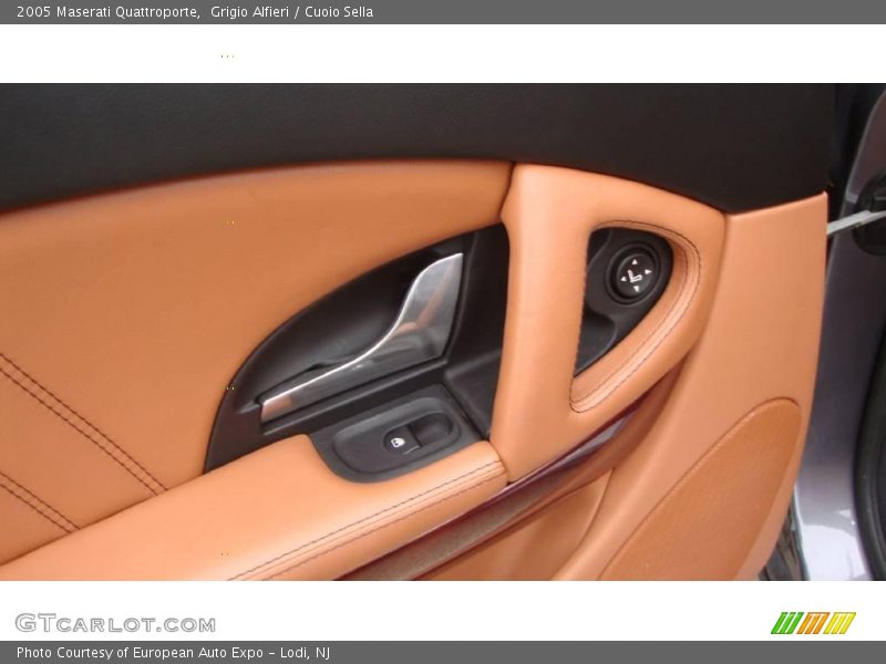 Grigio Alfieri / Cuoio Sella 2005 Maserati Quattroporte