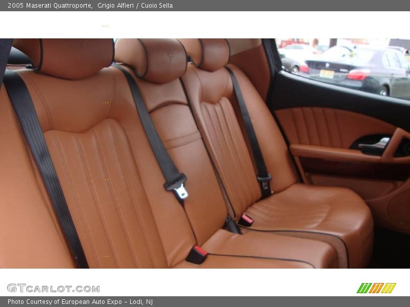 Grigio Alfieri / Cuoio Sella 2005 Maserati Quattroporte