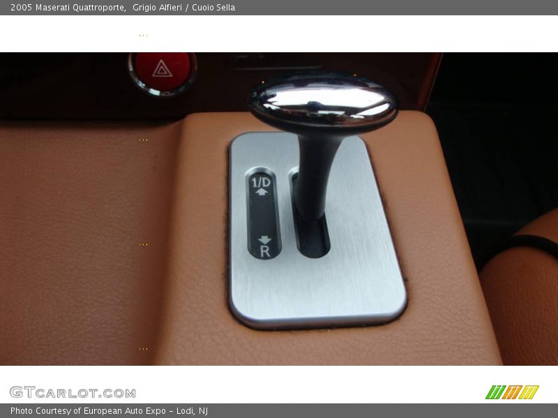 Grigio Alfieri / Cuoio Sella 2005 Maserati Quattroporte