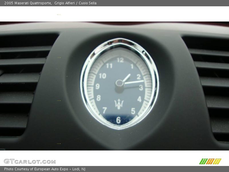 Grigio Alfieri / Cuoio Sella 2005 Maserati Quattroporte