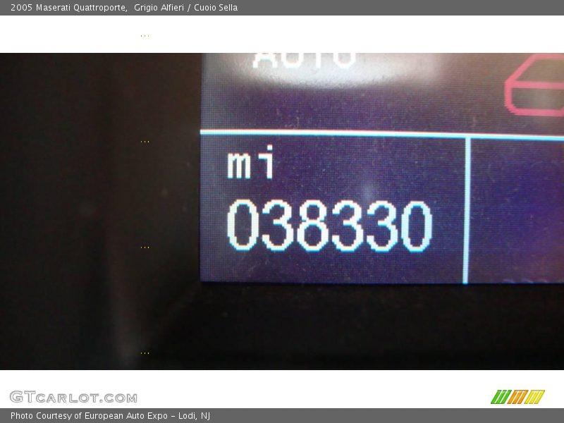 Grigio Alfieri / Cuoio Sella 2005 Maserati Quattroporte