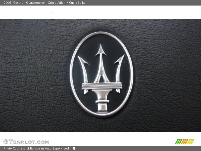 Grigio Alfieri / Cuoio Sella 2005 Maserati Quattroporte