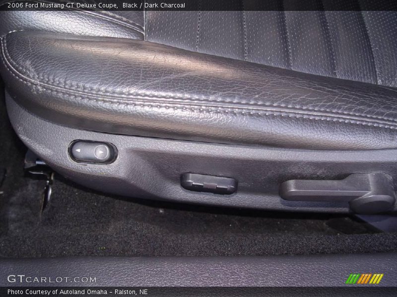 Black / Dark Charcoal 2006 Ford Mustang GT Deluxe Coupe